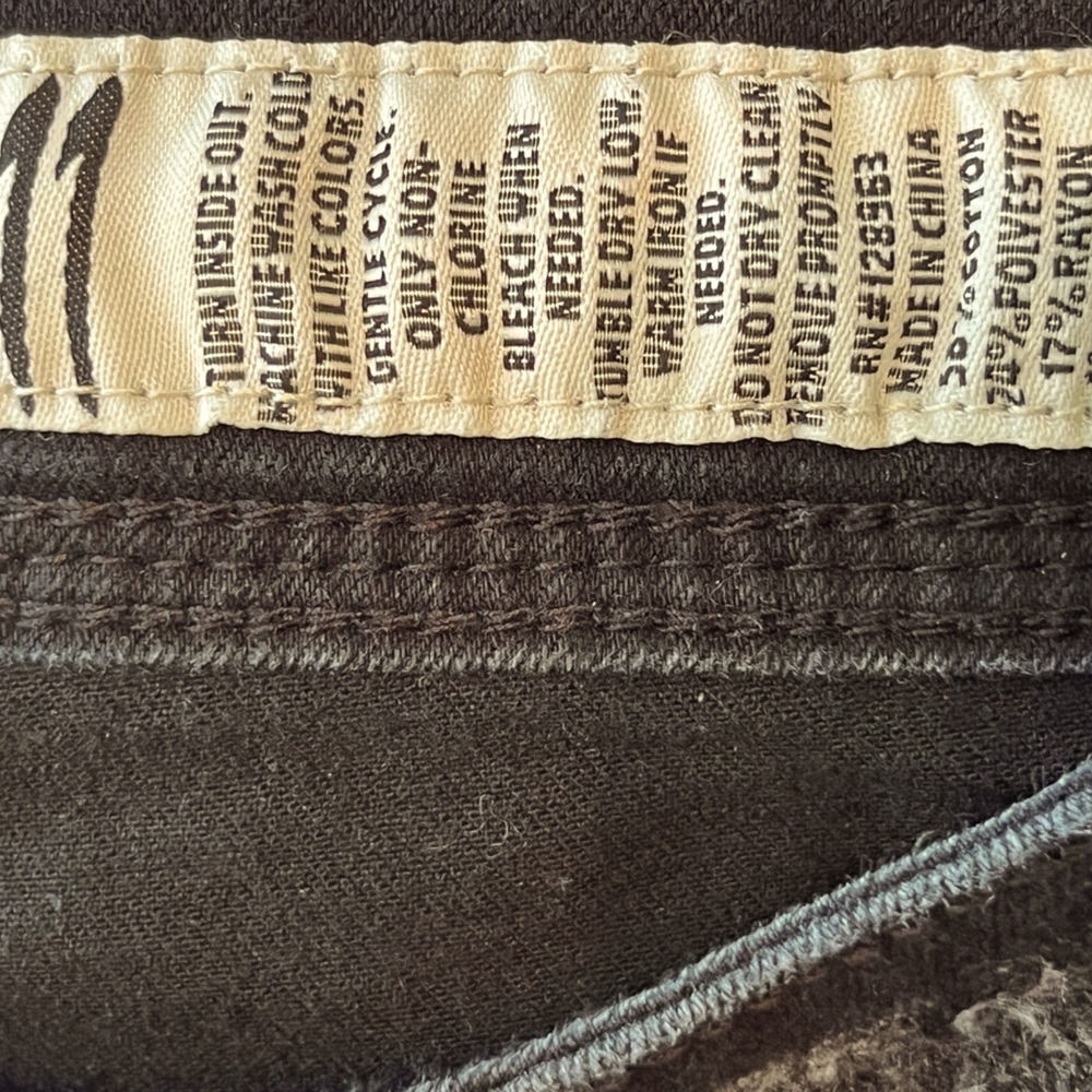 Indigo Rein Black Charcoal Distressed Frayed Stretch Straight Leg Jeans Size 11 - Picture 6 of 6